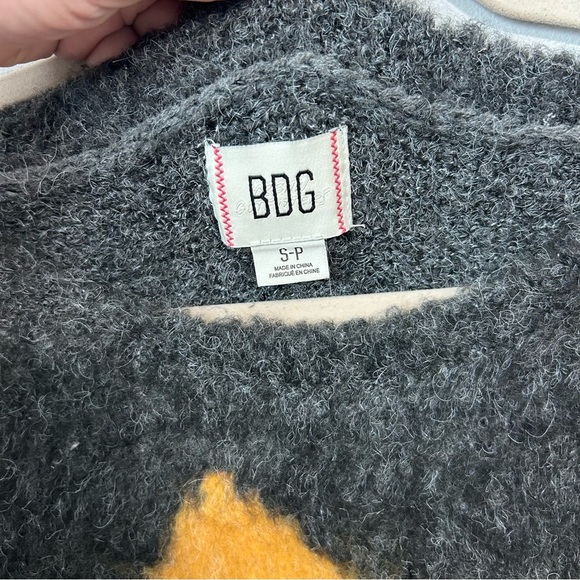 NWOT Urban Outfitters BDG Angela Fuzzy Printed Knit Oversized Crew Neck Sweater - Picture 4 of 8